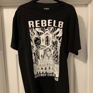 Men's large black Rebel 8 T-shirt